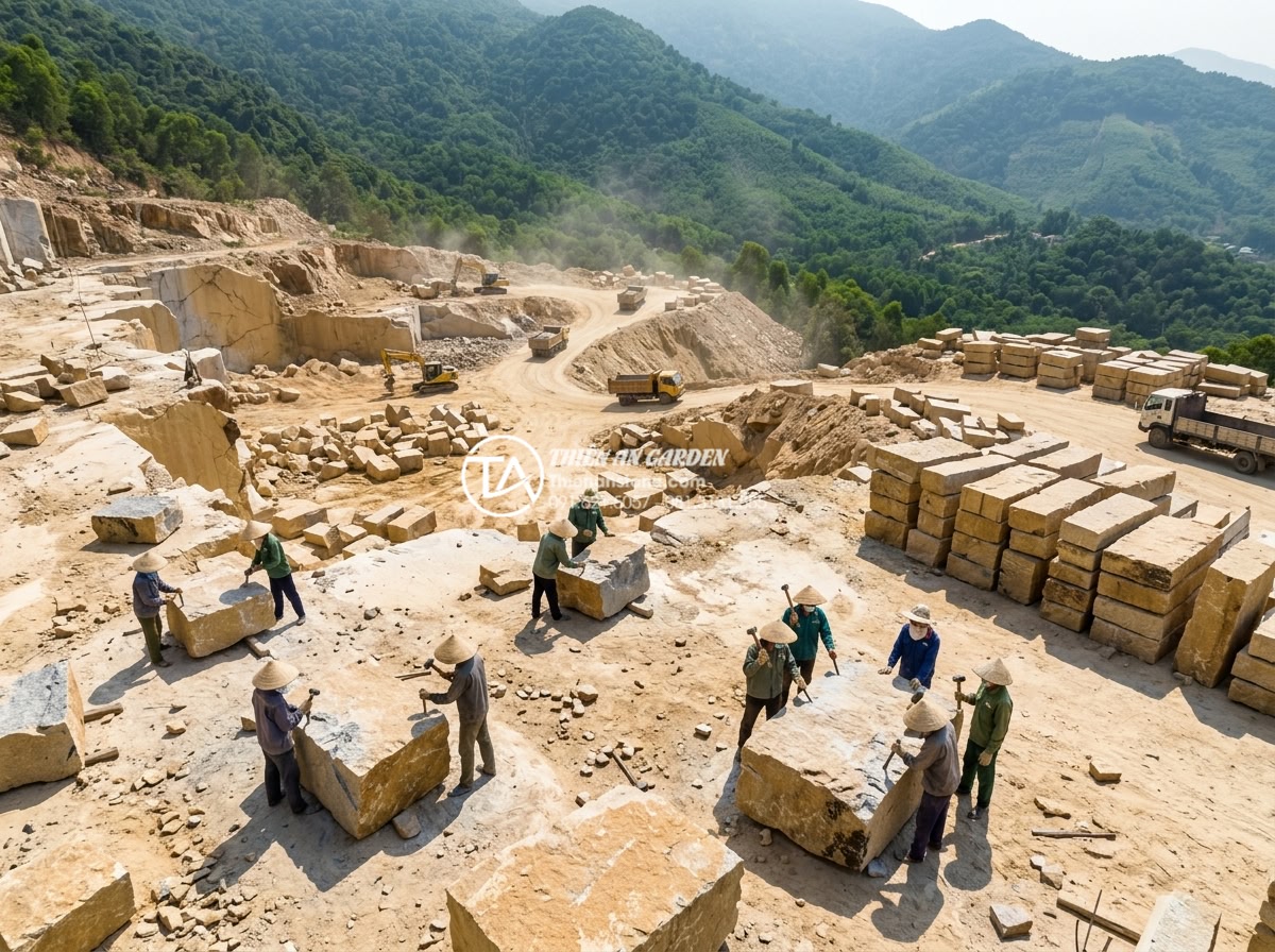 Đá rối vàng Bình Định vs Nghệ An: Sự khác biệt về chất lượng và màu sắc - Aerial view of granite quarry in Binh Dinh province Vietnam showing large yellow