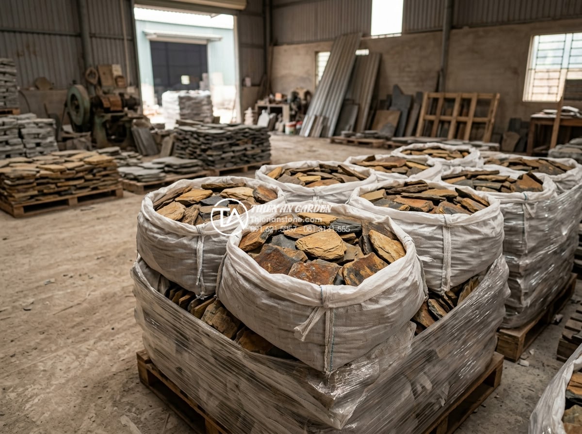 Đá rối vàng quay tay: Quy trình sản xuất và giá trị thẩm mỹ - Finished golden hand-tumbled natural stones neatly packaged and ready for delive