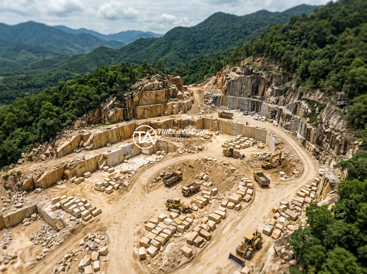 Đá rối vàng: Vẻ đẹp sang trọng từ mỏ đá Bình Định và Nghệ An - Aerial view of stone quarry in Binh Dinh province Vietnam with golden ruffled gr