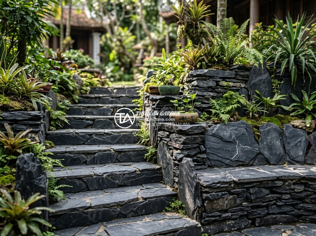 Hướng dẫn cách ốp đá rối đúng kỹ thuật cho thợ và chủ nhà - Detailed view of chaotic stone application on stairs and special structural elem