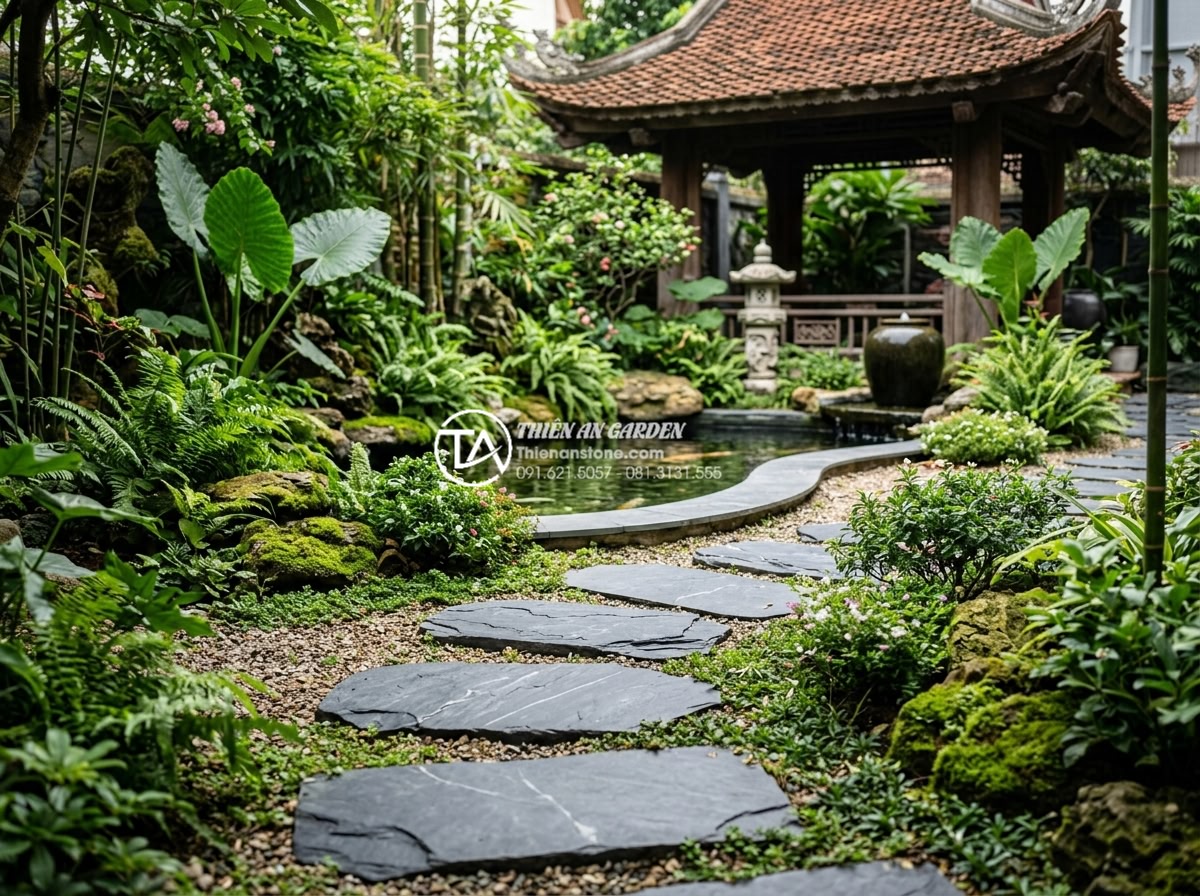 Sự kết hợp giữa đá rối đa sắc và cây xanh trong thiết kế sân vườn - Harmonious feng shui design showing colorful Lai Chau stones and lush greenery p