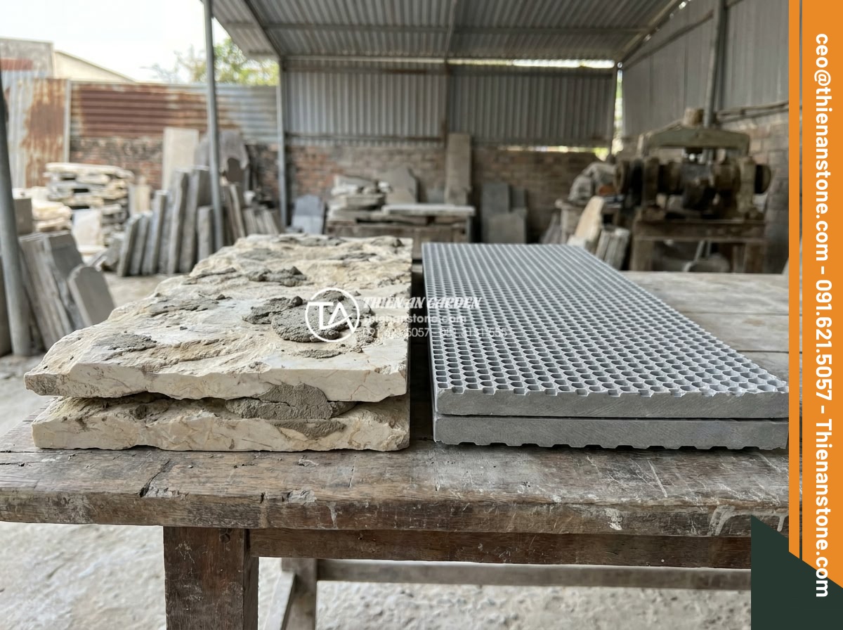 Cách phân biệt đá ghép tự nhiên thật và đá ghép nhân tạo kém chất lượng - Technical comparison photo showing the back side of natural stone veneer with un