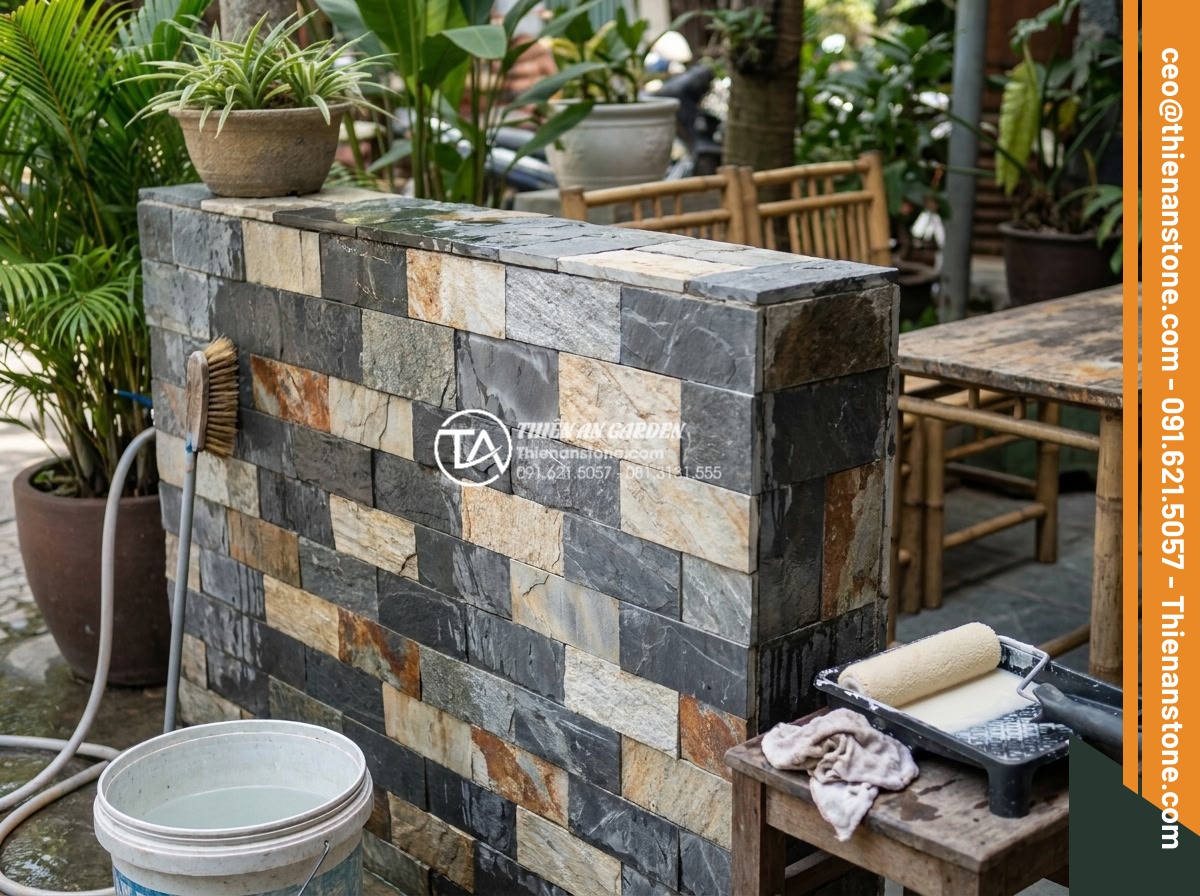 Khám phá vẻ đẹp mộc mạc của đá ong ghép 10x50 trong thiết kế Cafe sân vườn - Maintenance process of honeycomb 10x50 stone wall in cafe garden with cleaning t