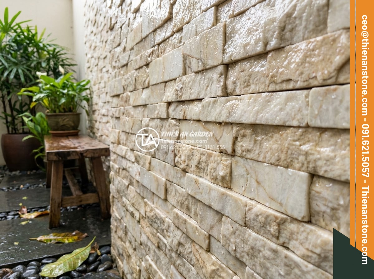 Sự khác biệt giữa ghép chỉ đá và ghép mòi đá trong thi công nội thất - Natural pebble stone mosaic in wet area interior like bathroom or outdoor garden
