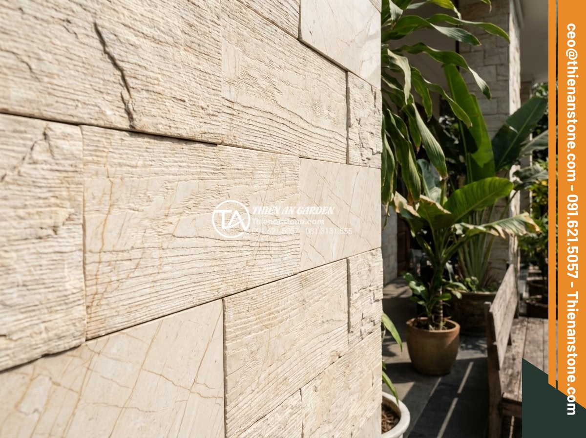 Tại sao nên dùng đá ghép vân gỗ thay cho gỗ tự nhiên khi ốp lát ngoài trời? - Close-up view of high-quality wood grain stone mosaic tiles with realistic oak w