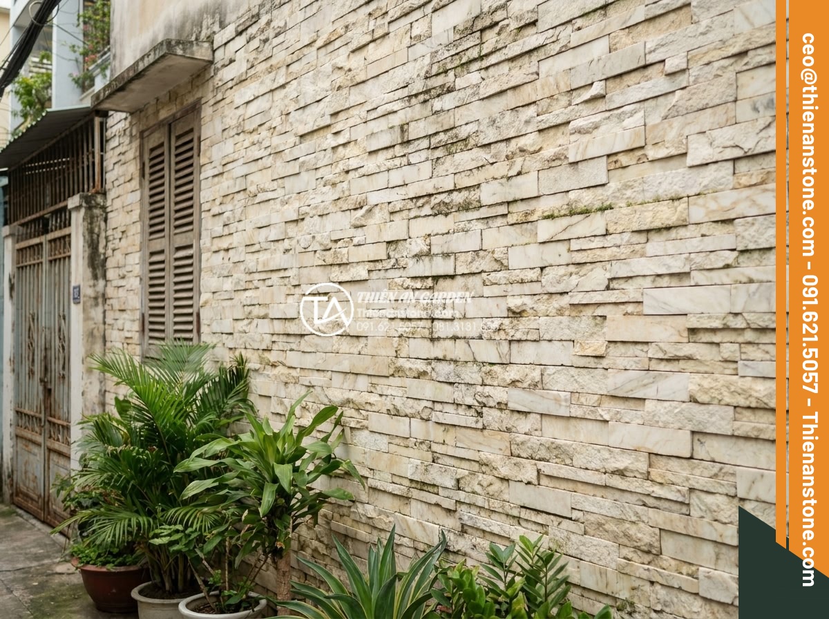 Top 10 mẫu đá ghép vàng và đá ghép 4 màu trang trí mặt tiền sang trọng - Hình 20 Top 10 mẫu đá ghép vàng và đá ghép 4 màu trang trí mặt tiền sang trọng - Long-term beautiful preserved 4-color mosaic stone wall on residential building