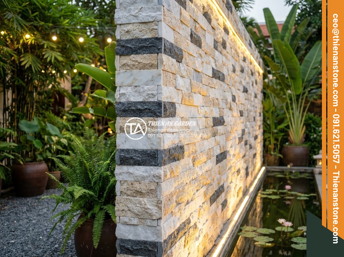 Ứng dụng đá ghép vàng trong thi công trụ cổng và vách ngăn tiểu cảnh - Hình 9 Ứng dụng đá ghép vàng trong thi công trụ cổng và vách ngăn tiểu cảnh - Artistic golden mosaic stone decorative partition wall in a garden setting separ