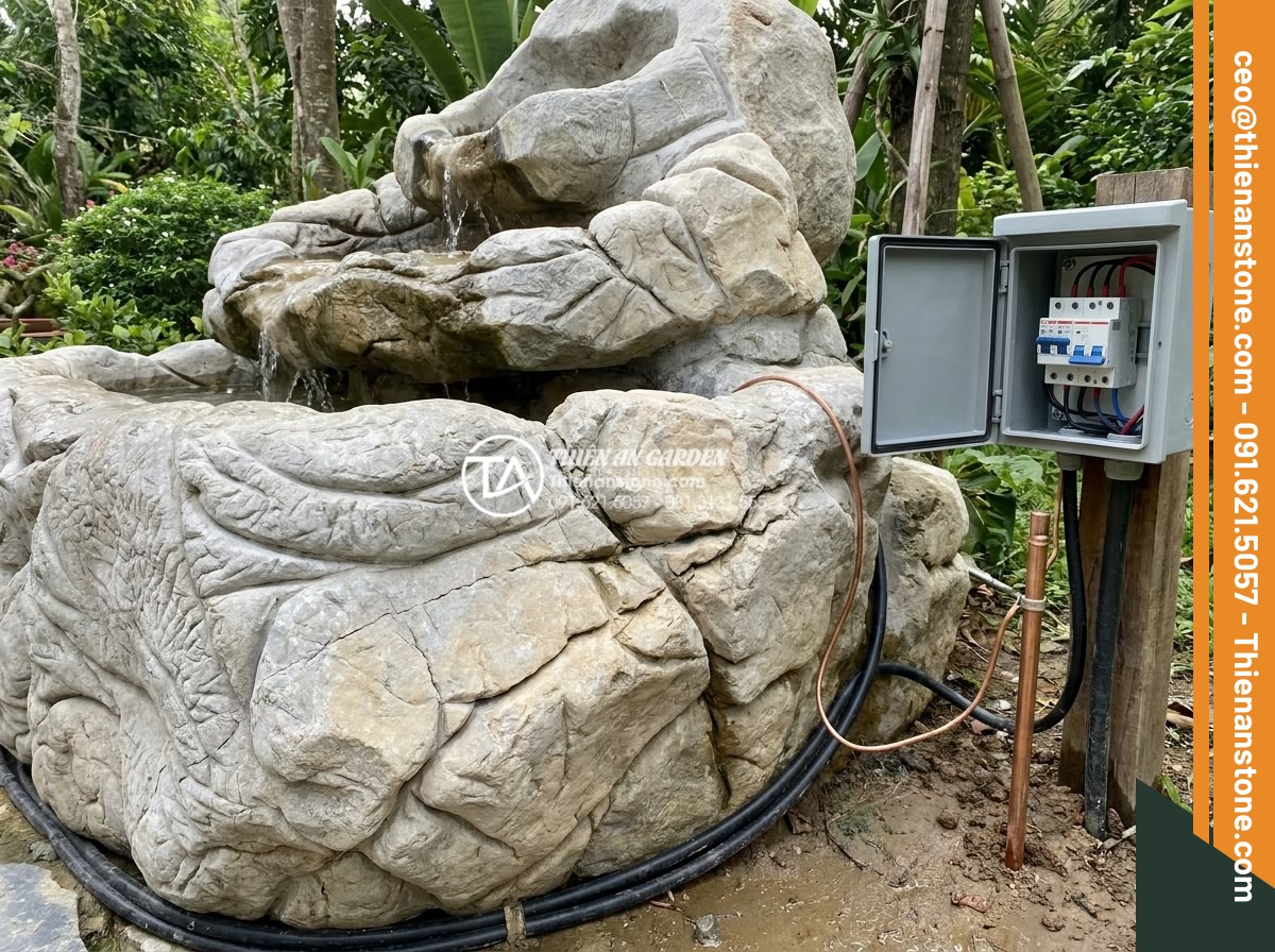 An toàn điện khi lắp đặt tiểu cảnh chum nước ngoài trời: Những điều cần biết - Detailed overview of integrated electrical safety components including circuit b
