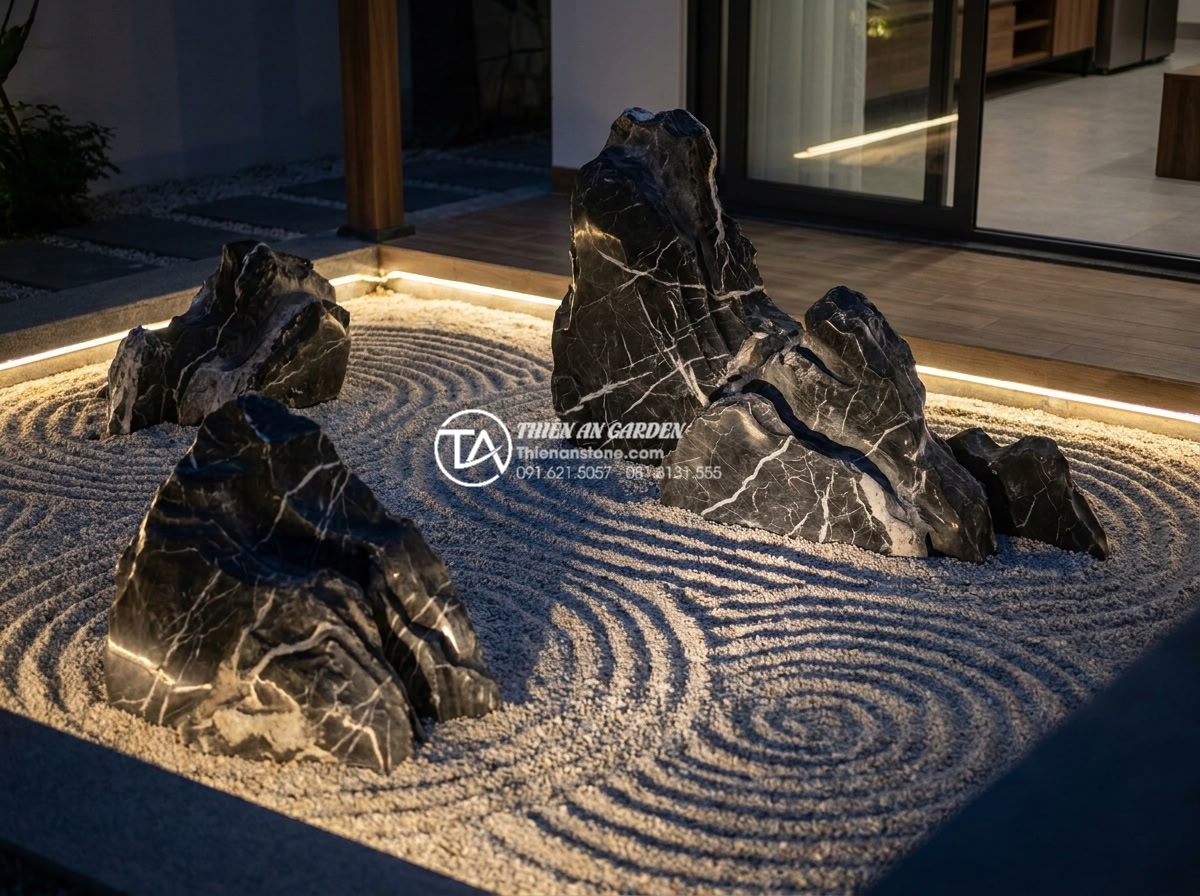 Làm tiểu cảnh khô diện tích nhỏ: Những lưu ý về tỷ lệ và bố cục - Evening view of a small dry landscape garden with integrated subtle LED lighting
