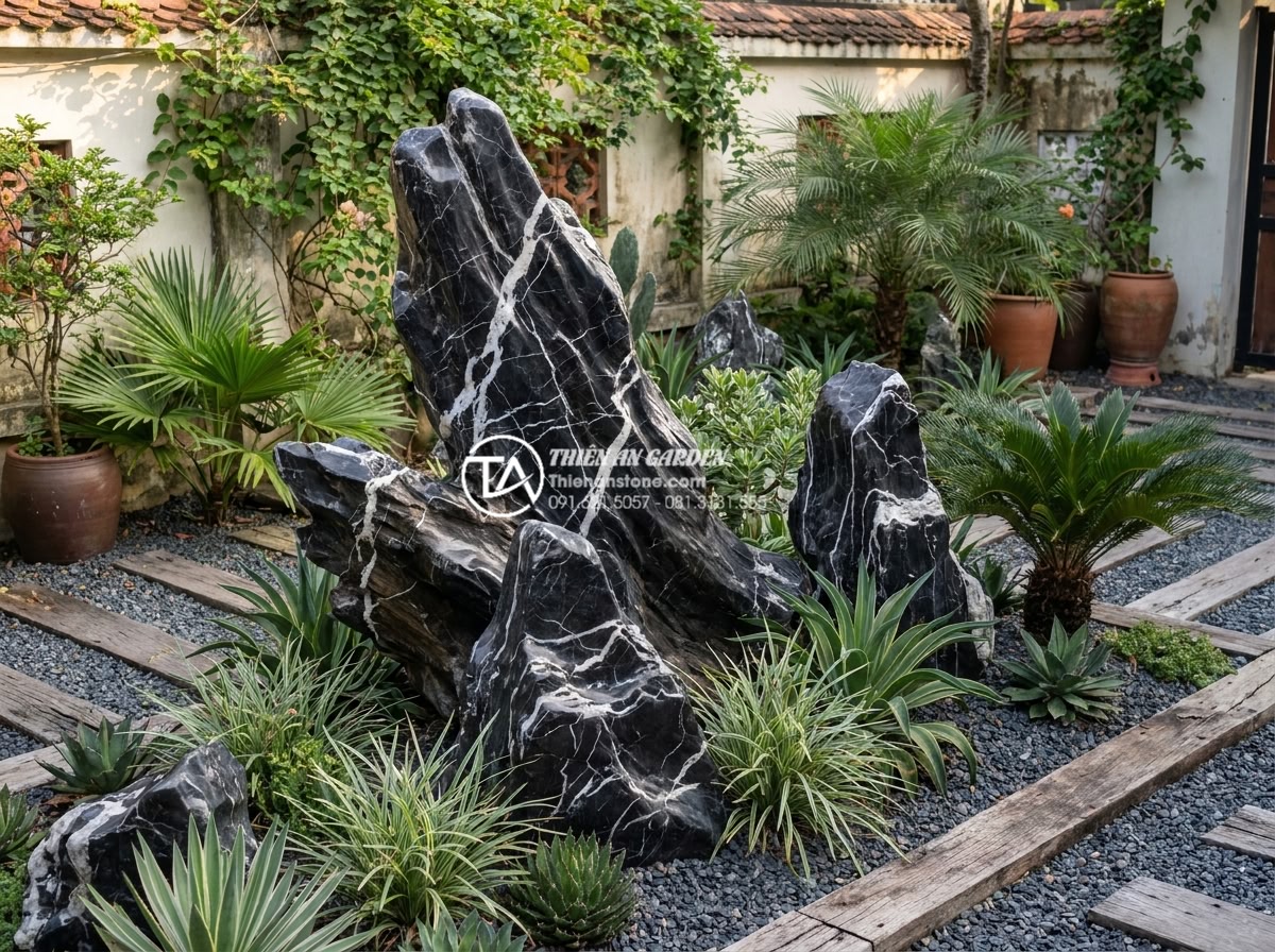 Quy trình thi công tiểu cảnh khô sân vườn từ A-Z cho người mới - Hình 20 Quy trình thi công tiểu cảnh khô sân vườn từ A-Z cho người mới - Long-term comparison photo of well-maintained dry garden after 5 years, still lo