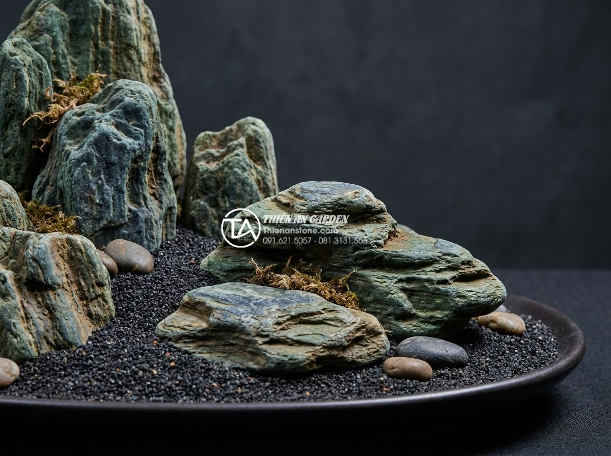 Tiểu cảnh khô mini: Sự lựa chọn hoàn hảo cho bàn làm việc và ban công - Detailed macro photography of premium natural stones used in mini dry landscapes