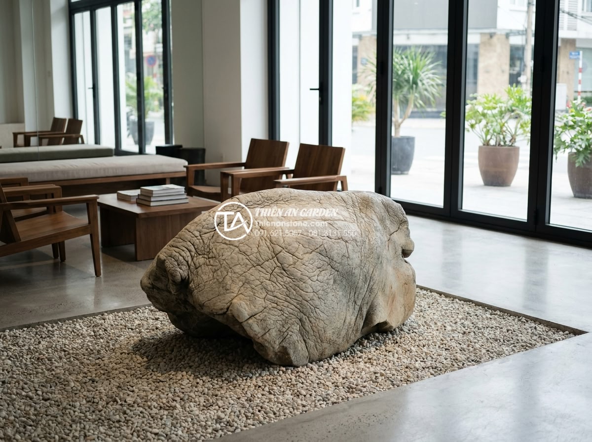 Tiểu cảnh khô tối giản (Minimalism): Đỉnh cao của sự tinh tế trong kiến trúc - Corporate office interior with minimalist dry garden installation near reception