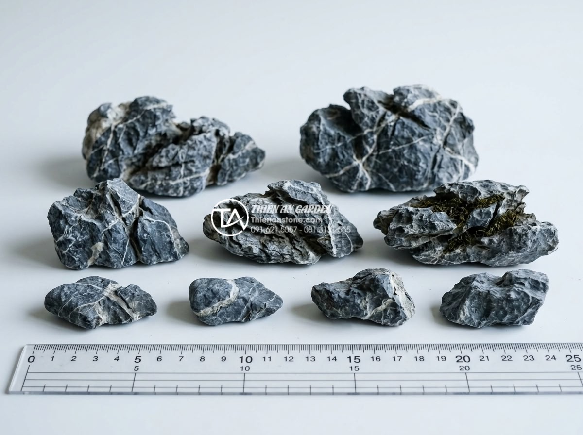 Bí quyết chọn đá xanh Nhật Bản cho sân vườn có diện tích nhỏ - Variety of small Japanese Seiryu stones in different sizes from 5cm to 20cm, dis