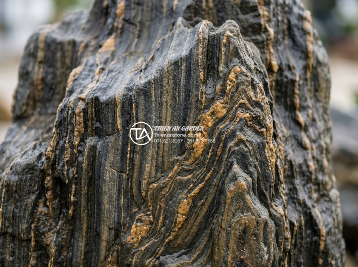 Cách nhận biết đá trầm tích chất lượng cao bằng mắt thường - Close-up view of high-quality sedimentary rock layers showing natural stratifica