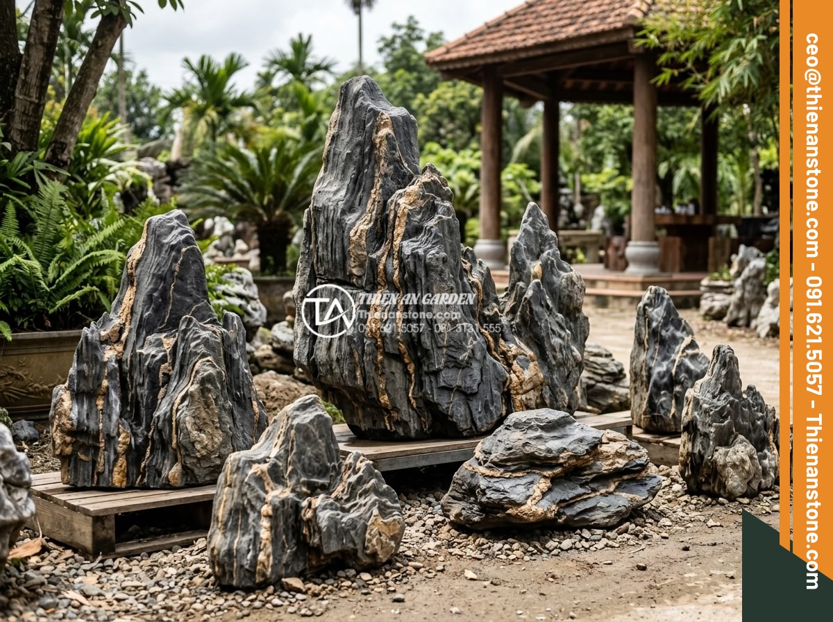 Cách xử lý rêu mốc trên đá trầm tích trang trí ngoài trời - Company experts consulting clients on high-quality sedimentary stone selection f