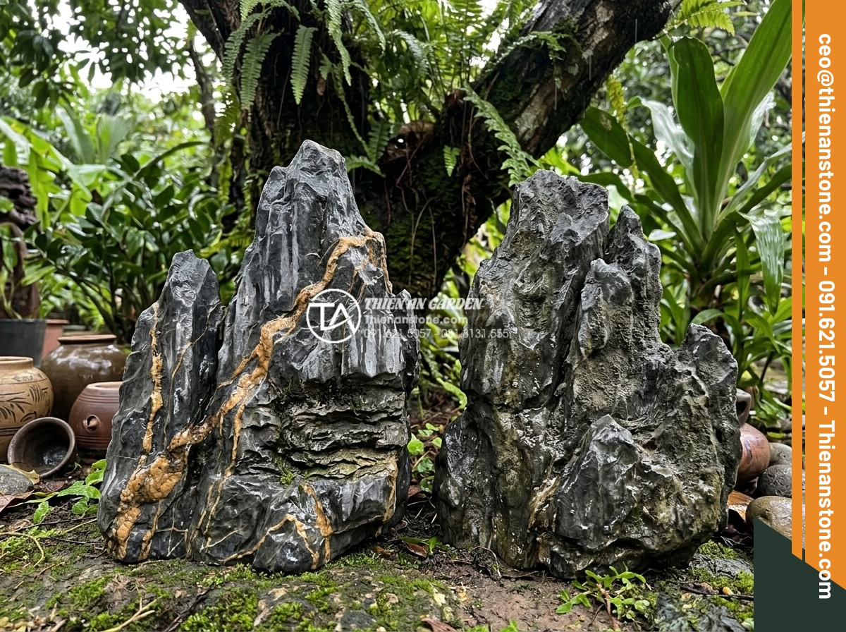 Cách xử lý rêu mốc trên đá trầm tích trang trí ngoài trời - Comparison image showing different sedimentary rock types exposed to rain and sh