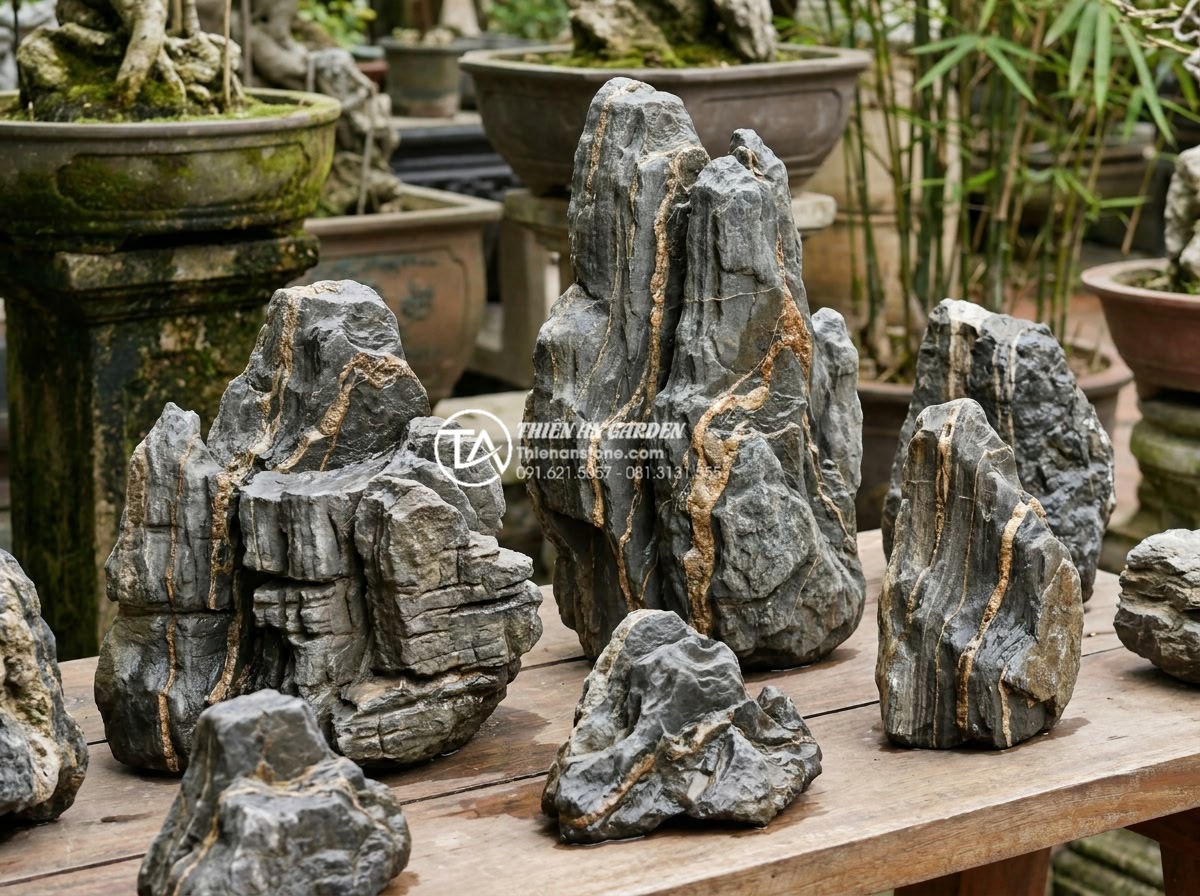 Checklist 5 bước kiểm tra đá trầm tích trước khi nhận hàng - Variety of sedimentary stone colors and patterns displayed for landscape design 