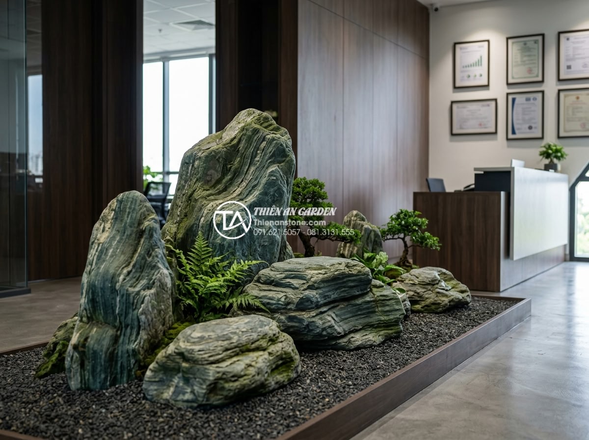 Quy trình 6 bước vận chuyển và lắp đặt đá xanh Nhật Bản kích thước lớn - Professional team photo of Đá Cảnh Thiên An staff with completed large Japanese 
