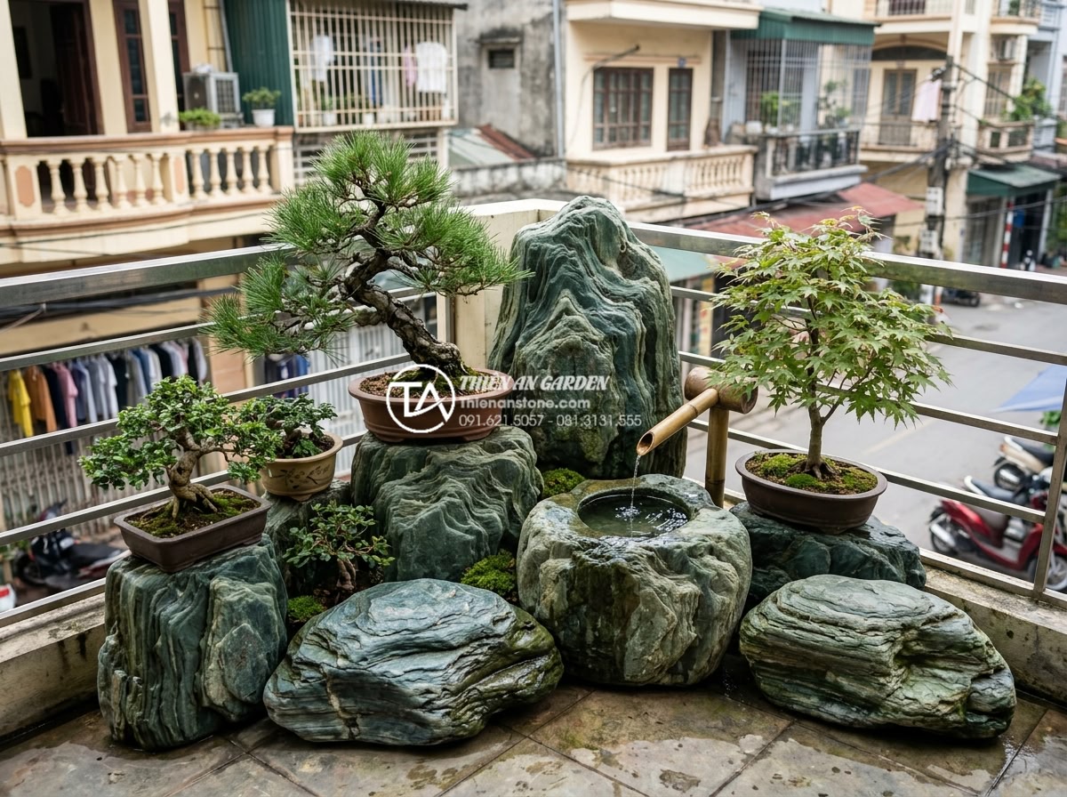 So sánh đá xanh Nhật Bản và đá xanh Thanh Hóa: Sự khác biệt về đẳng cấp - Small balcony garden design using mini Japanese blue stones with bonsai trees an