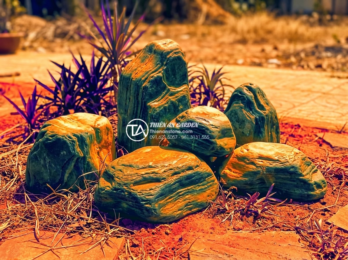 Tác động của thời tiết Việt Nam đến độ bền của đá xanh Nhật Bản - Thermal imaging of Japanese blue stone under intense sunlight showing heat distr