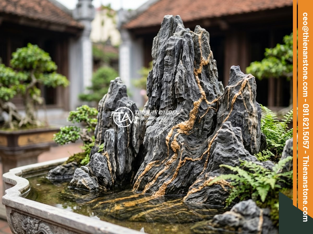 Top 10 mẫu hòn non bộ đá trầm tích đẹp nhất cho biệt thự - Close-up view of natural sedimentary rock layers forming a miniature mountain fo