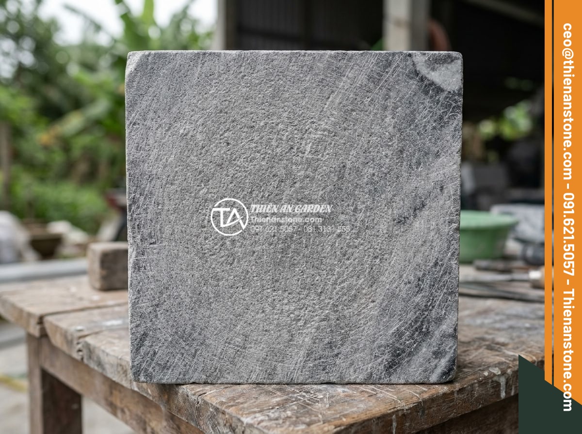 Hướng dẫn cách gắn keo và ghép đá tuyết sơn vững chãi nhất - Close-up of properly roughened tuyet son stone surface after diamond grinding sh