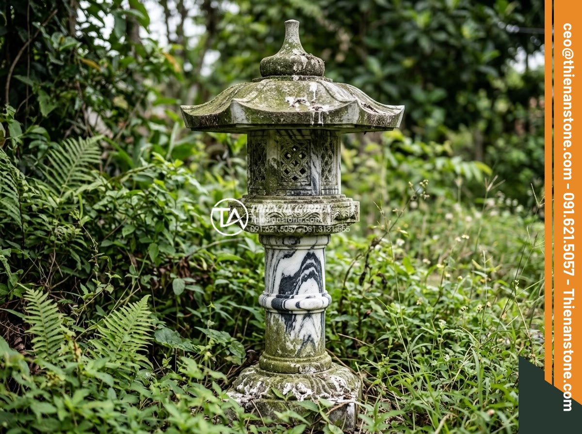 Cách vệ sinh và bảo dưỡng đá mỹ nghệ trong tiểu cảnh luôn sáng bóng - Realistic documentary style image showing the negative effects of neglect on gar
