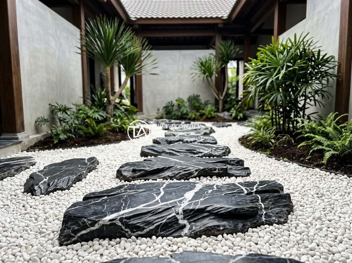 Sử dụng đá bước dặm và sỏi trắng trong trang trí tiểu cảnh giếng trời - Hình 17 Sử dụng đá bước dặm và sỏi trắng trong trang trí tiểu cảnh giếng trời - Professional team installing high-quality stepping stones and white gravel in lu