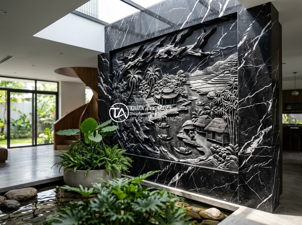 Ứng dụng tranh đá ốp tường giếng trời tạo điểm nhấn nghệ thuật - Hình 4 Ứng dụng tranh đá ốp tường giếng trời tạo điểm nhấn nghệ thuật - Luxury modern home atrium featuring detailed carved stone painting of traditiona
