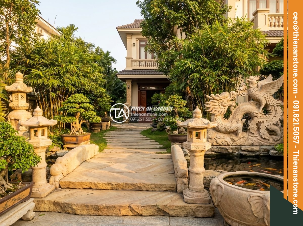 Sự khác biệt giữa tiểu cảnh sân trước hiện đại và tiểu cảnh cổ điển - Wide angle view of a luxurious Vietnamese villa front yard featuring elegant cla