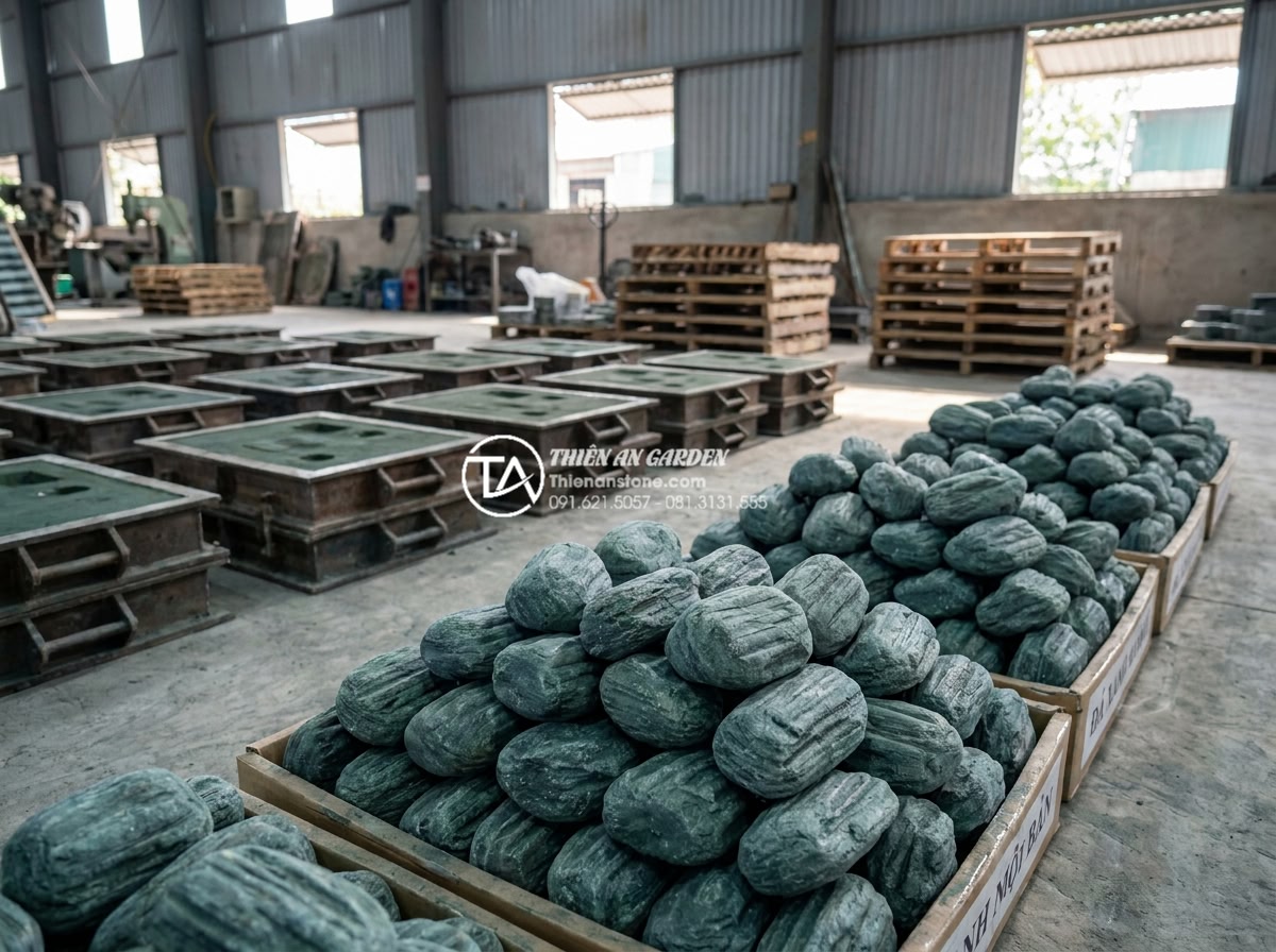 Nên dùng đá cuội hay sỏi nhân tạo để trang trí tiểu cảnh sân vườn? - Hình 5 Nên dùng đá cuội hay sỏi nhân tạo để trang trí tiểu cảnh sân vườn? - Manufactured artificial gravel stones in uniform colors and sizes, neatly arrang