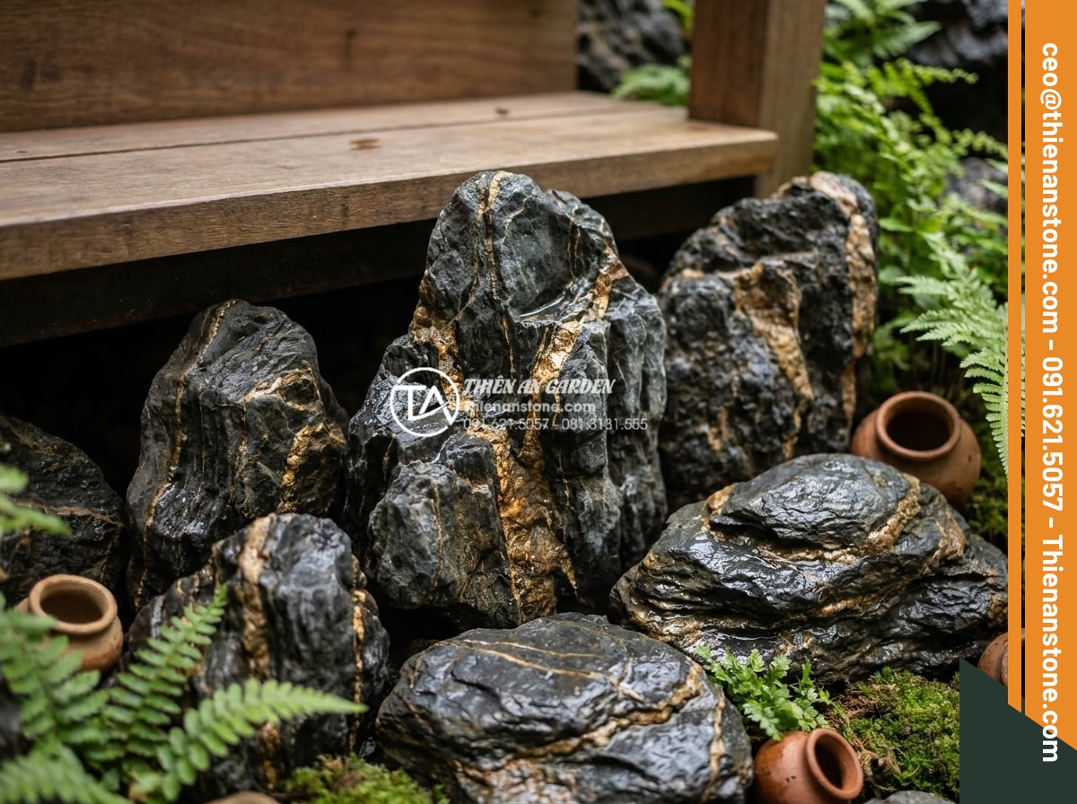 Tiểu cảnh đá cuội gầm cầu thang: Cách hóa giải góc chết hiệu quả - Close-up professional photo of various types of natural pebble stones arranged a