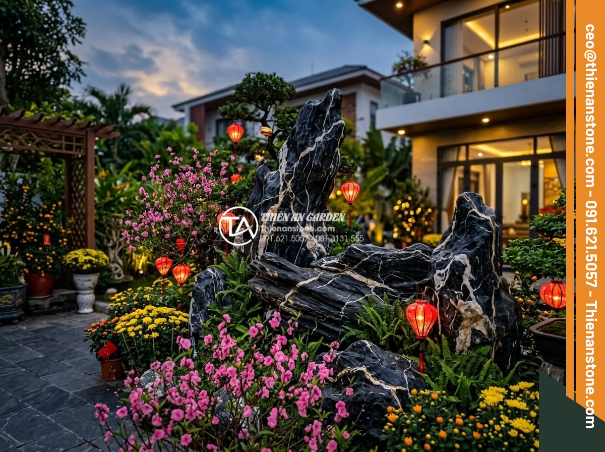 Top 5 loại đá tự nhiên tốt nhất để làm tiểu cảnh hoa tết ngoài trời - High-resolution realistic photograph of a luxurious outdoor Vietnamese Tet flowe