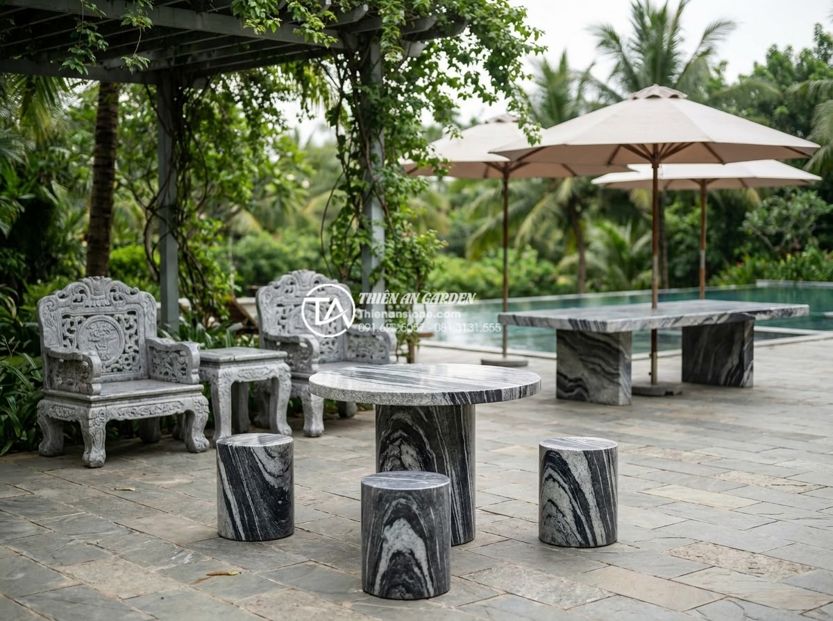 Bàn ghế đá hoa cương (Granite): Đặc điểm, ưu điểm và các mẫu bền đẹp nhất - Hình 5 Bàn ghế đá hoa cương (Granite): Đặc điểm, ưu điểm và các mẫu bền đẹp nhất - Elegant display of various granite table and chair sets in different price range
