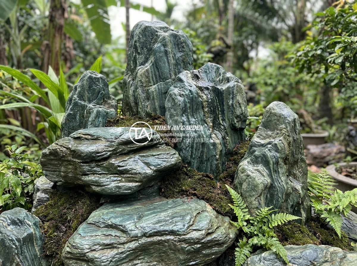 Giải đáp 10 câu hỏi thường gặp (FAQ) về bảo dưỡng tiểu cảnh đá mỹ nghệ - Durable natural stone rockery after weather protection treatment, vibrant colors