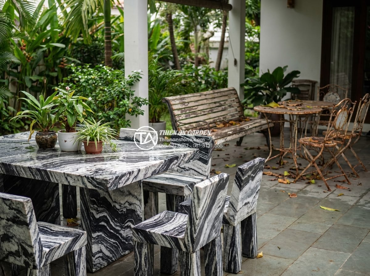 Kinh nghiệm chọn bàn ghế đá sân vườn tự nhiên nguyên khối cho biệt thự - Comparison view of natural stone garden furniture versus wooden and metal altern