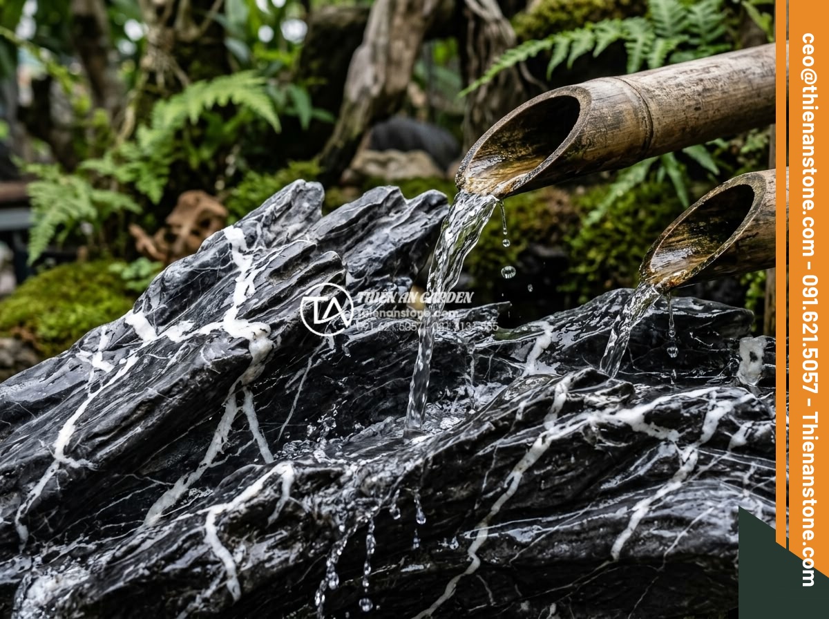 Review 5 mẫu tiểu cảnh treo ống tre bán chạy nhất sàn thương mại điện tử - Detailed macro shot of premium natural granite stone surface with water flowing 