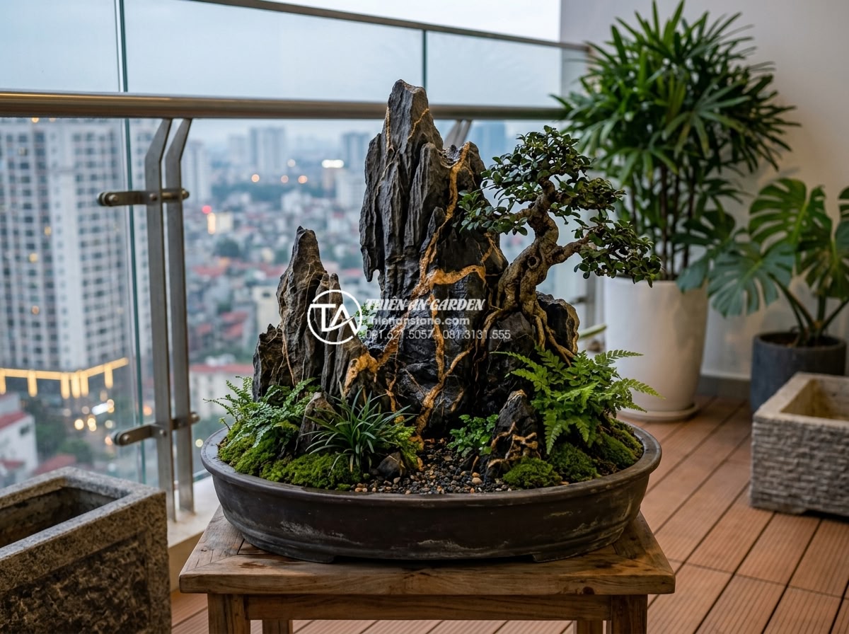 Tiểu cảnh cây ôm đá cho ban công chung cư: Nhỏ gọn nhưng đẳng cấp - High detail photograph of luxury balcony miniature garden with tree embracing ca