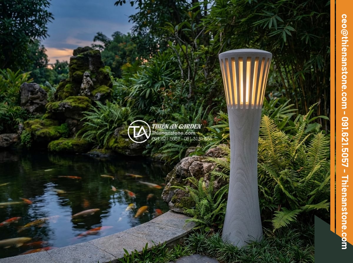 Bí quyết chọn màu sắc đá làm đèn phù hợp với bản mệnh gia chủ - Photorealistic image of elegant white marble garden lamp with soft warm lighting