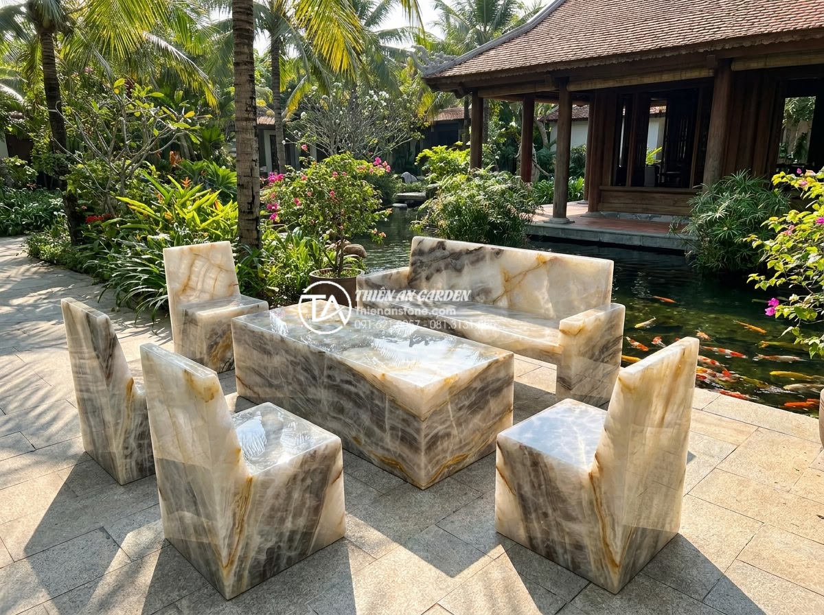 Checklist 10 bước kiểm tra chất lượng trước khi nhận bàn ghế đá nguyên khối - Hình 6 Checklist 10 bước kiểm tra chất lượng trước khi nhận bàn ghế đá nguyên khối - Wide angle realistic photo of luxury natural stone bench and chairs with flawles