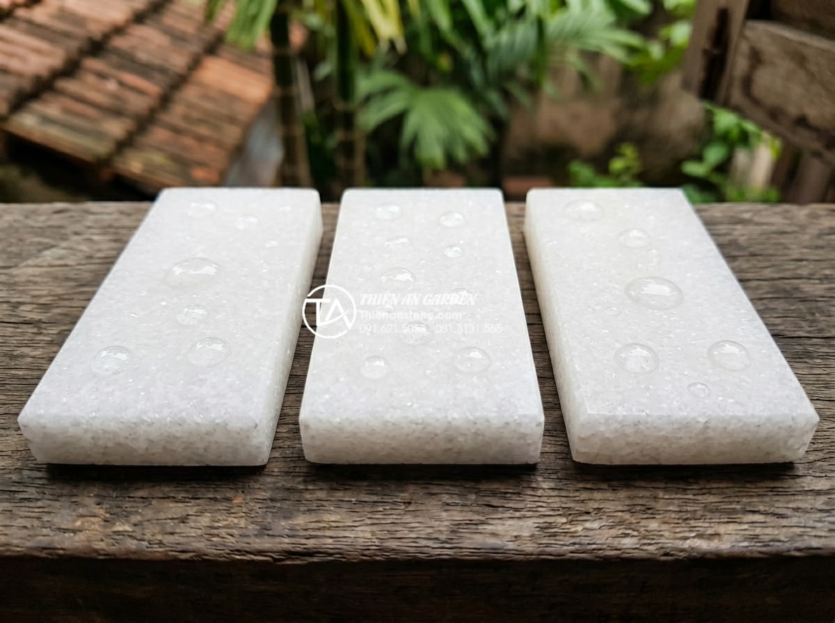 Có Nên Mua Bàn Đá Lavabo Treo Tường Cho Phòng Tắm Nhỏ Hẹp? - Beautiful macro photography of three different natural stone samples side by sid
