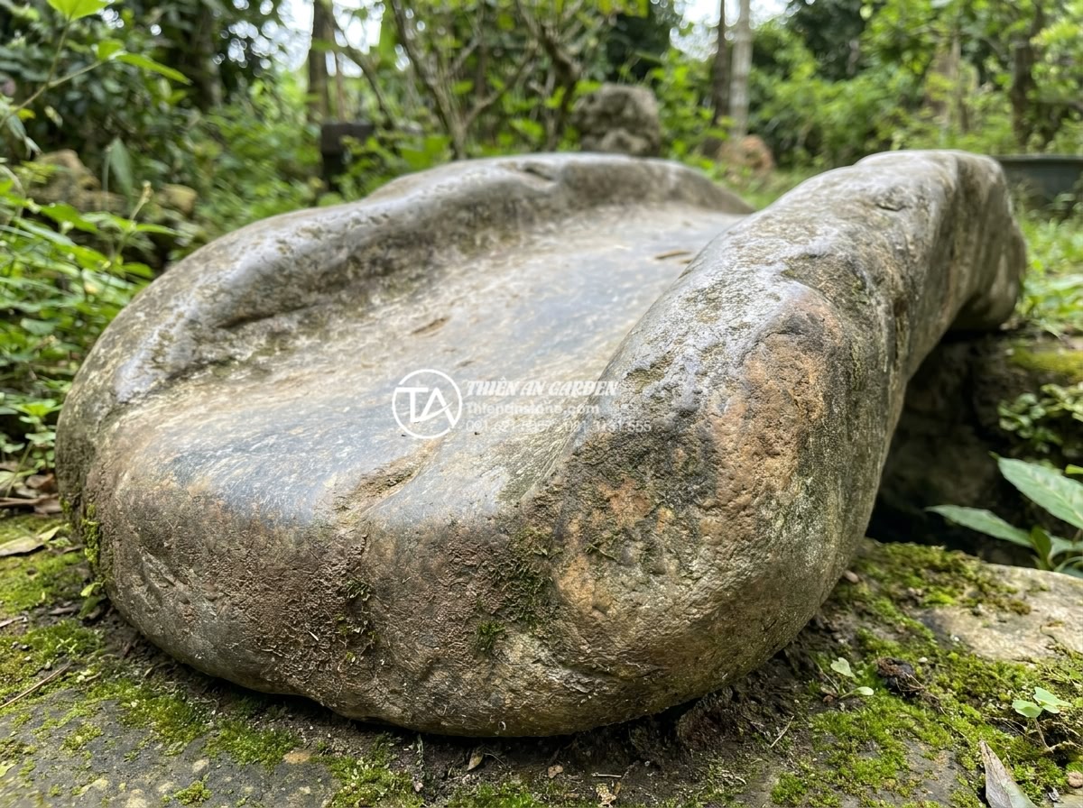 Kinh nghiệm mua cầu đá sân vườn cũ: Bí quyết kiểm tra chất lượng cốt đá - Hình 2 Kinh nghiệm mua cầu đá sân vườn cũ: Bí quyết kiểm tra chất lượng cốt đá - Close-up high quality image of different natural stone types used in old Vietnam