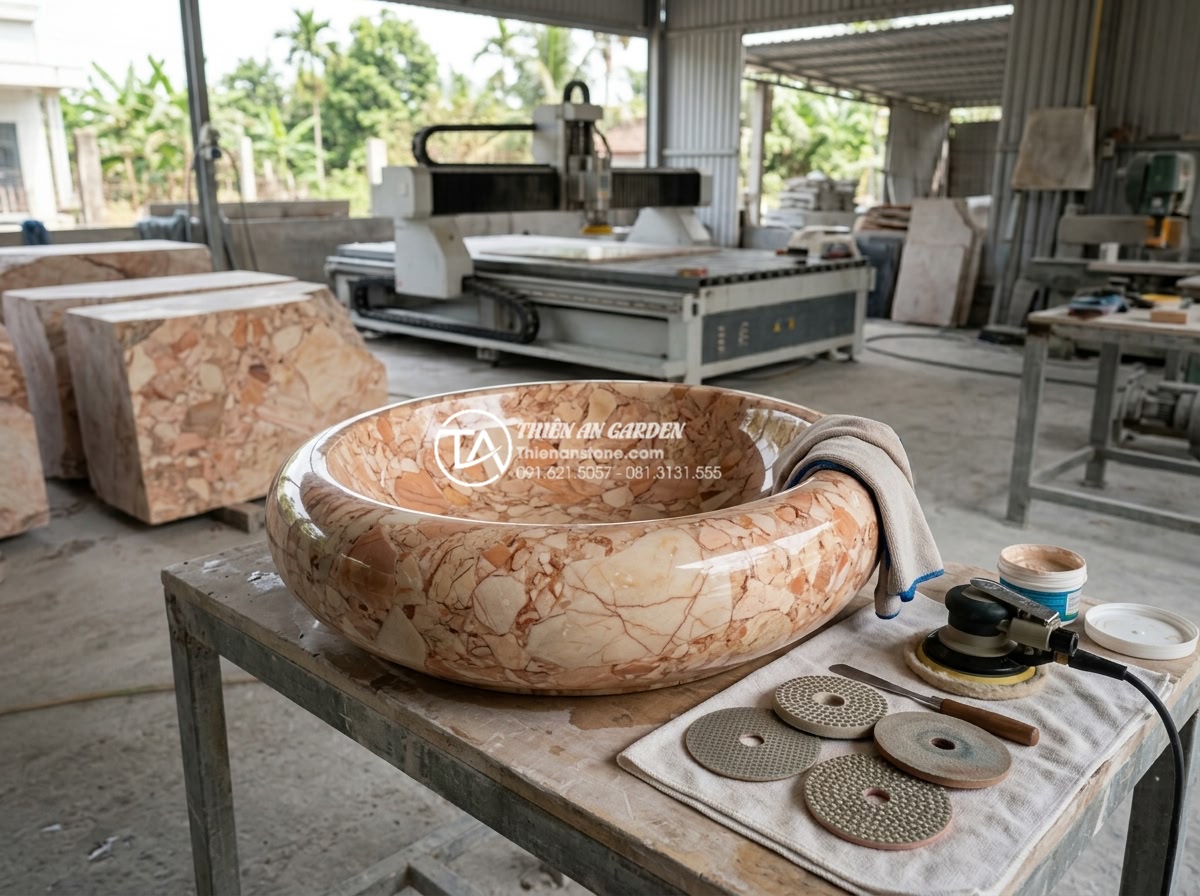 Lavabo Đá Marble (Cẩm Thạch) - Vẻ Đẹp Qúy Tộc Trong Thiết Kế Nội Thất - Behind-the-scenes factory photograph showing skilled artisans hand-polishing a l