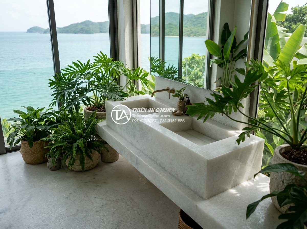 Lavabo Đá Nguyên Khối: Đẳng Cấp Sang Trọng Từ Sự Nguyên Sơ Và Bền Bỉ - Luxury resort bathroom featuring a large white marble lavabo đá nguyên khối with
