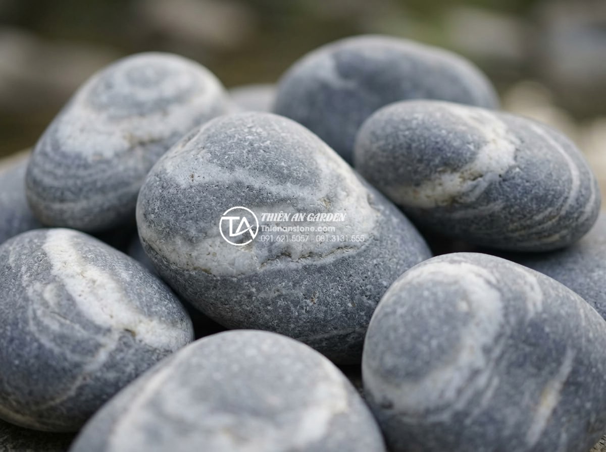 Lavabo Đá Tự Nhiên: Tuyệt Tác Từ Thiên Nhiên Cho Không Gian Phòng Tắm 2026 - Detailed macro shot of natural stone surface textures showing marble veins, gran
