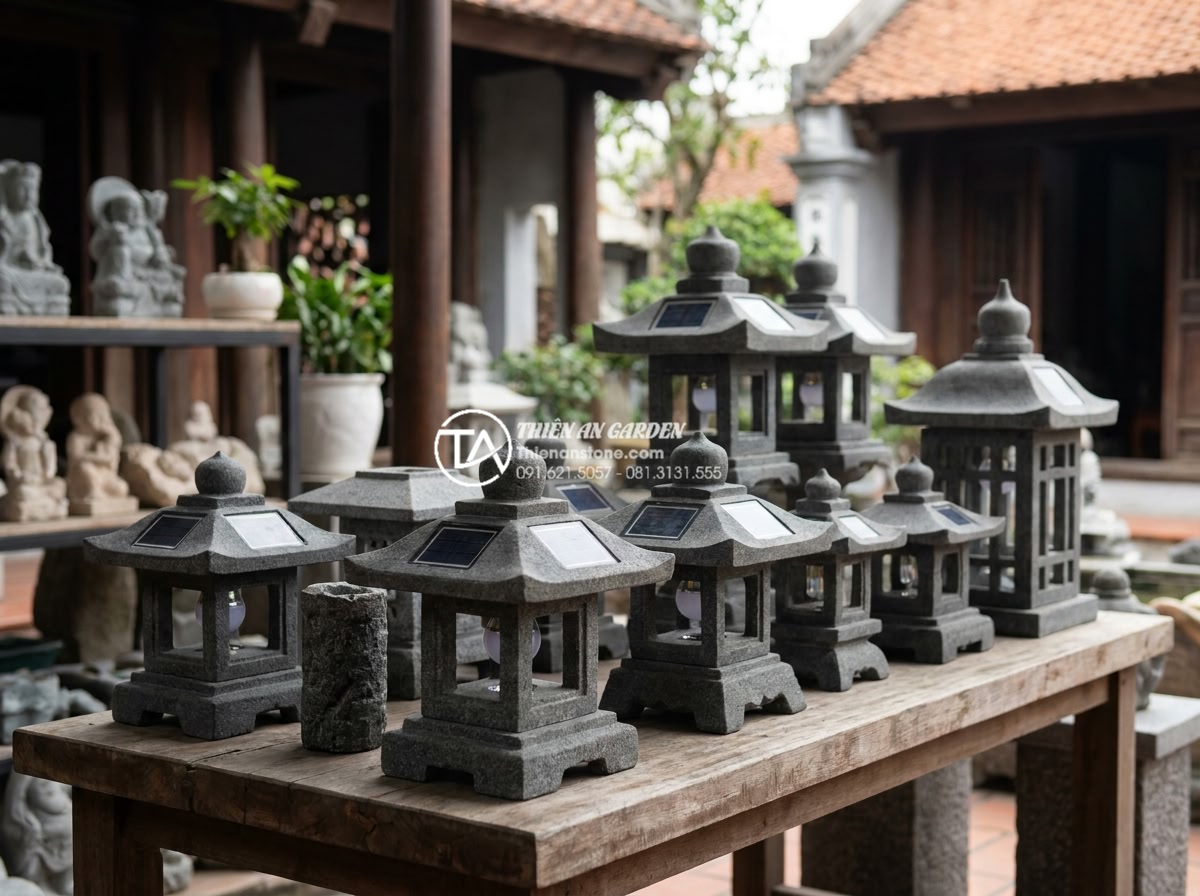 Review thực tế: Sử dụng đèn đá năng lượng mặt trời sau 1 năm - Expert selection guide visual with various solar stone lamp models on display at