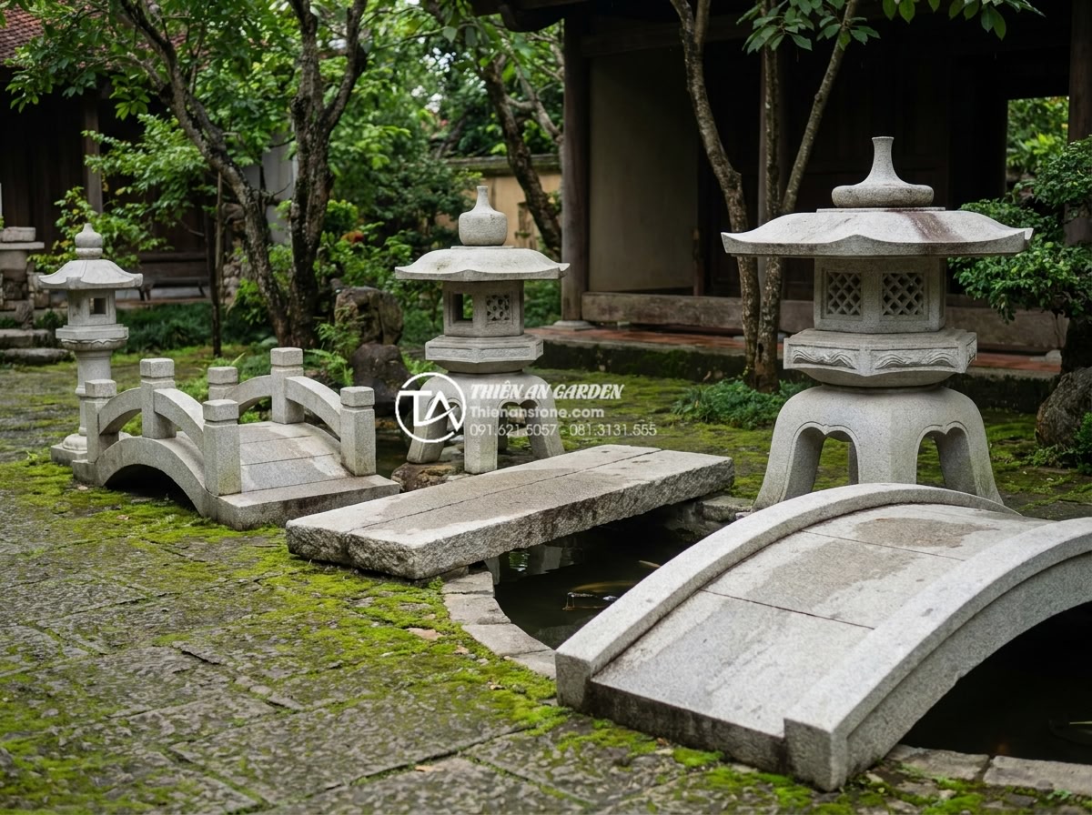 Top 10 mẫu đèn đá Nhật Bản tinh xảo nhất đặt cạnh cầu sân vườn - Hình 10 Top 10 mẫu đèn đá Nhật Bản tinh xảo nhất đặt cạnh cầu sân vườn - Side-by-side comparison of different Japanese stone lantern sizes and styles pla
