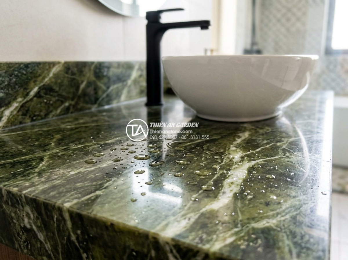Tư Vấn Chọn Đá Kim Sa Làm Bàn Lavabo: Bền, Rẻ Hay Sang Trọng? - Detailed close-up shot of Kim Sa stone lavabo countertop showing natural golden 