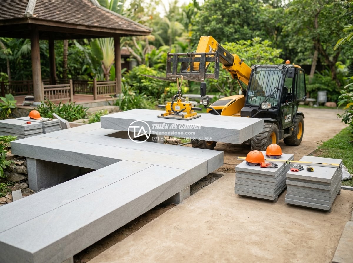Xu hướng thiết kế cầu sân vườn 2026: Sự lên ngôi của phong cách tối giản - Hình 7 Xu hướng thiết kế cầu sân vườn 2026: Sự lên ngôi của phong cách tối giản - Professional construction process of minimalist stone garden bridge, workers ins