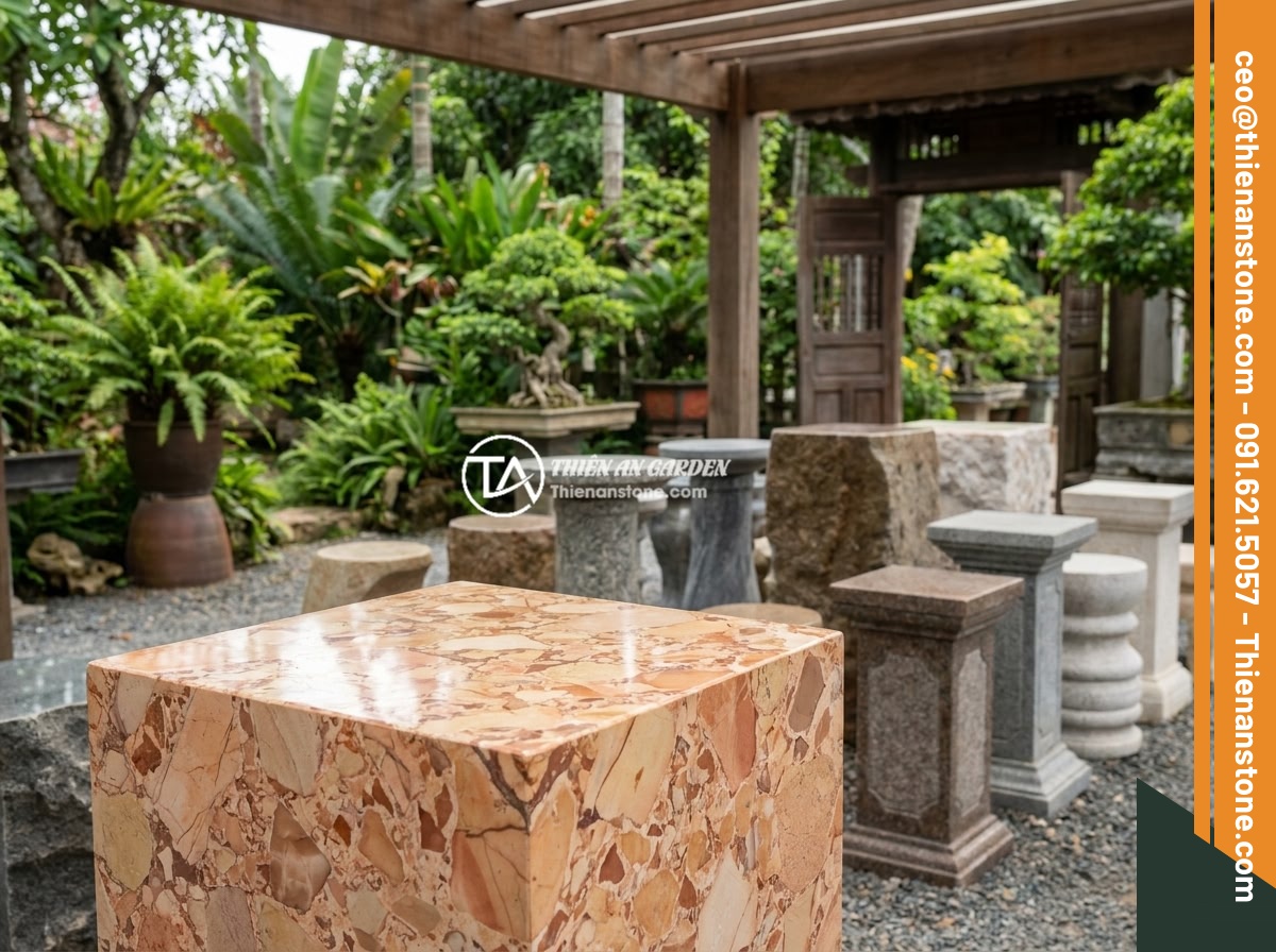 Cách bảo quản và vệ sinh đôn đá tự nhiên luôn sáng bóng, bền màu - Đá Cảnh Thiên An showroom displaying a beautiful collection of natural stone ped